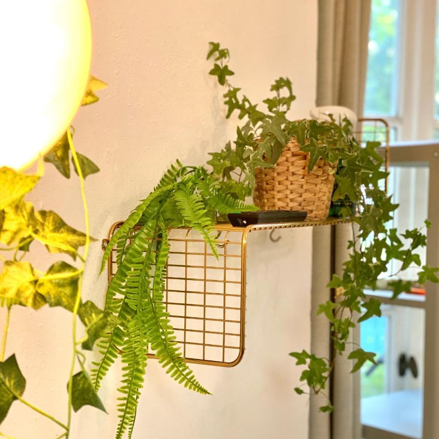 Little Escape Im Jugendstil Poolhaus - Wc Und Dusche Im Nebenhaus